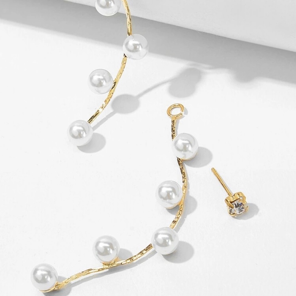 3/$30 ๐ Long Rhinestone Faux Pearl Earrings - Picture 4 of 4